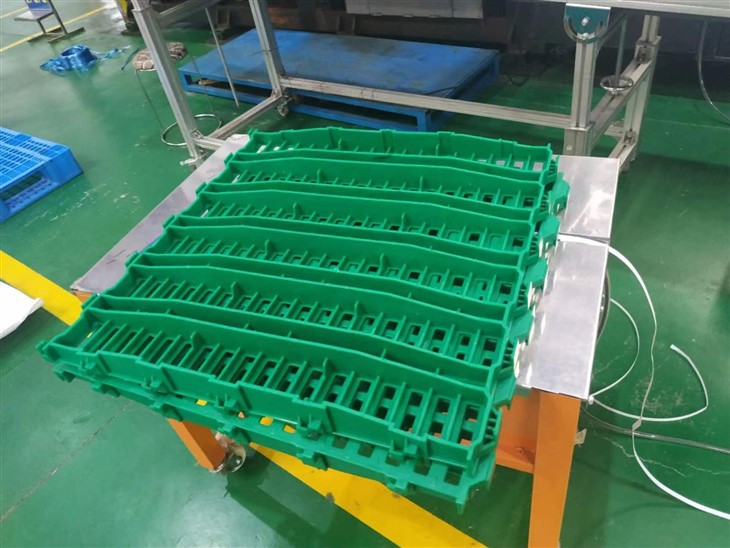 goat plastic slat floor1